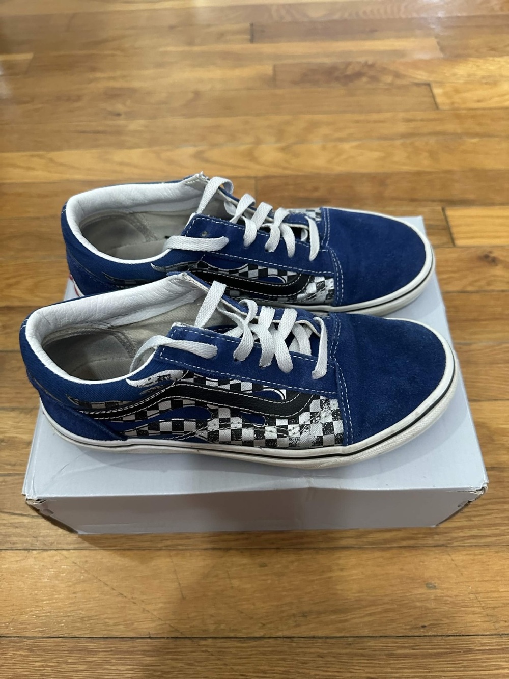 *Used* Vans Big Kid Blue Size 5Y *No Original Box*